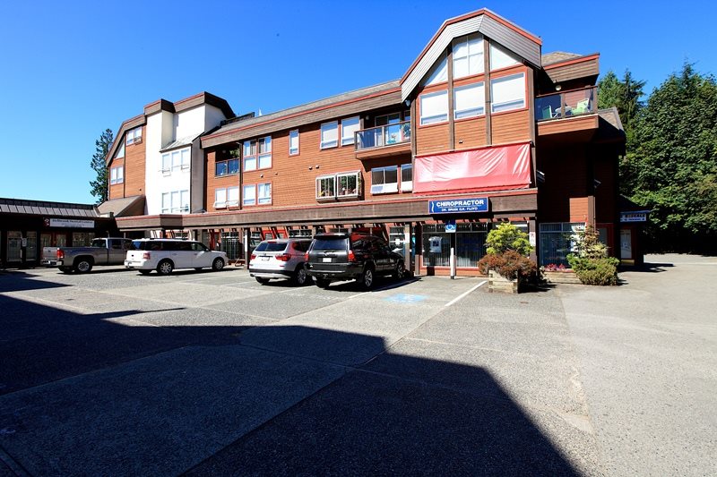 Delbrook Plaza 3711 Delbrook Avenue, North Vancouver YouLive.ca